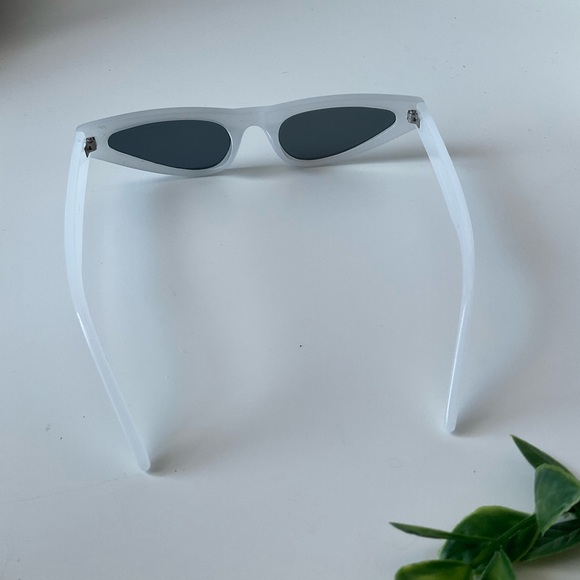 Cat Eye Sunglasses - Picture 4 of 6